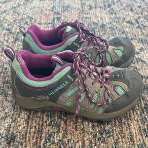 Merrill Hiking Shoes